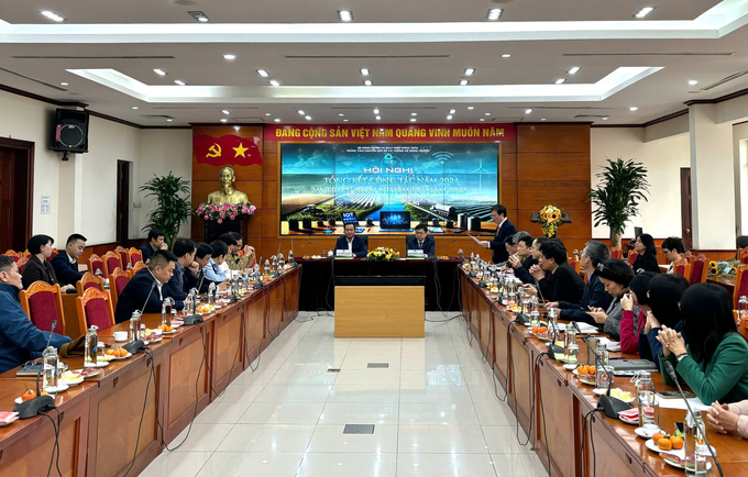 On the afternoon of January 9, the Center for Digital Transformation and Agricultural Statistics held a conference to review its 2024 activities and implement tasks for 2025. Photo: Kieu Chi.