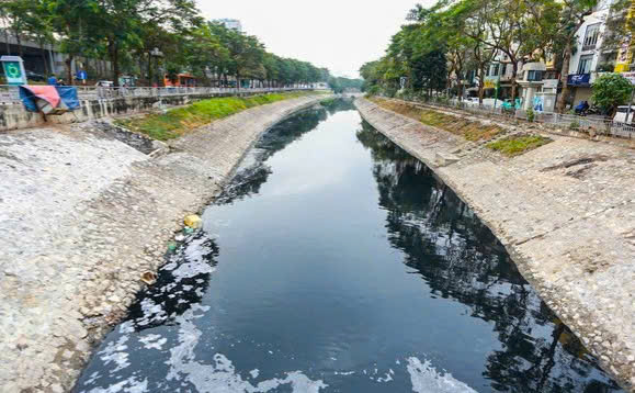 Hà Nội đề xuất phương án bổ cập nước sông Hồng để cải tạo nước sông Tô Lịch. Ảnh: Thanh Hiếu.