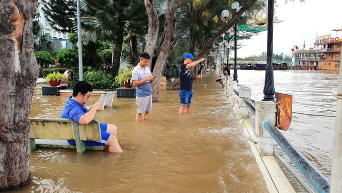 Ngập đô thị là một trong những loại hình thiên tai đã và đang ảnh hưởng đến đời sống người dân. Ảnh: MT.