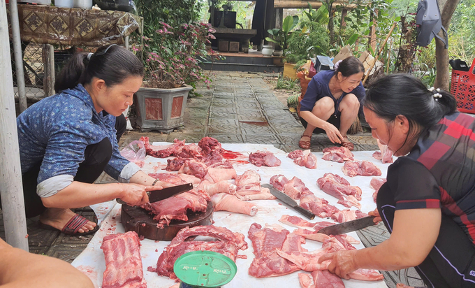 Chăn nuôi nông hộ đã đáp ứng được nhu cầu thực phẩm tại địa phương dịp Tết. Ảnh: T. Đức.