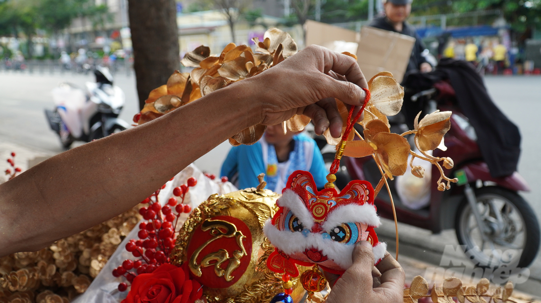 Sản phẩm đòi hỏi sự tỷ mỉ của người thợ thủ công.