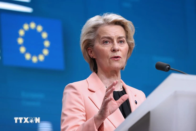 Chủ tịch Ủy ban châu Âu Ursula von der Leyen khẳng định tham vọng cắt giảm carbon và hỗ trợ chi phí hành chính cho các doanh nghiệp. 