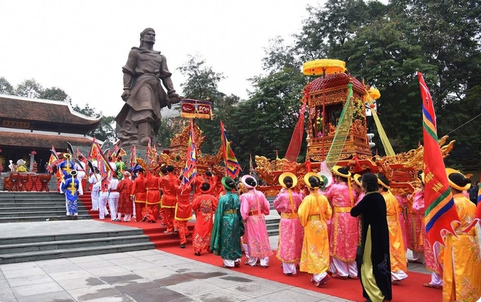 Lễ hội gò Đống Đa hay còn gọi là 'Lễ hội chiến thắng' được tổ chức để tưởng nhớ đến những chiến công chống giặc ngoại xâm cứu nước của vua Quang Trung. Ảnh: Internet.