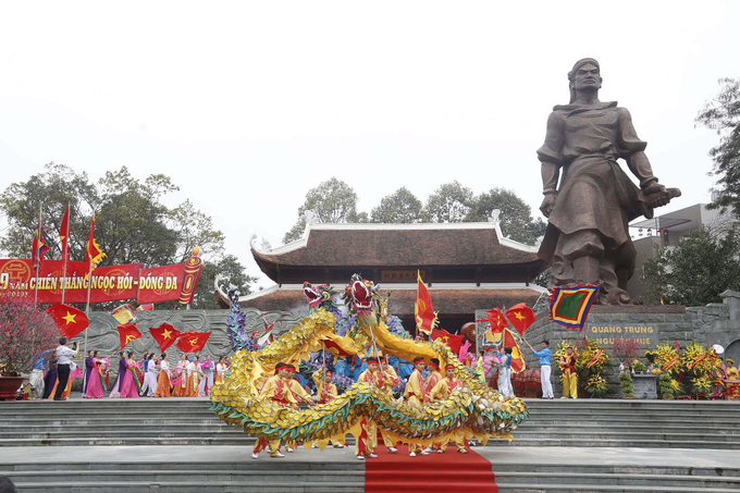 Lễ hội Gò Đống Đa tưởng nhớ công ơn của vua Quang Trung.