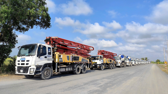 Công ty cổ phần Đầu tư và xây dựng Tiền Giang (TICCO) tổ chức đoàn xe 'biểu diễn' tại nhiều tuyến đường chính ở tỉnh Tiền Giang. Ảnh: Minh Đảm.