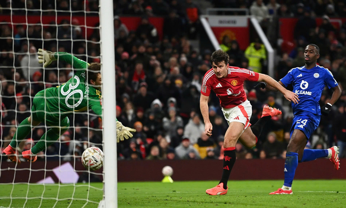 Harry Maguire ghi bàn gây tranh cãi, ấn định chiến thắng 2-1 cho MU.