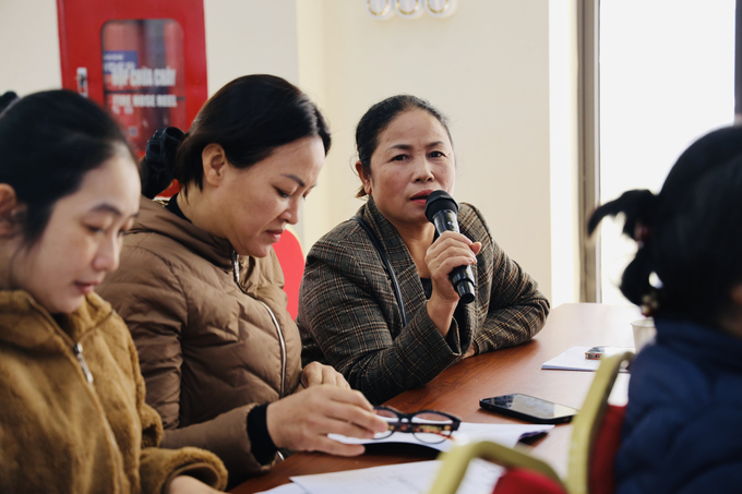 The food production households in Dong Lam participate in a food safety training course. Photo: SAFEGRO.