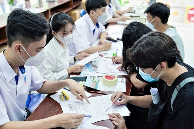 Ghi nhận trong phương án tuyển sinh đại học 2025 của các trường đã công bố, nhiều trường dự kiến mở ngành mới, điều chỉnh các tổ hợp môn xét tuyển (Ảnh minh họa).