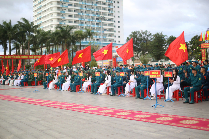 Trang trọng lễ giao nhận quân tại thành phố Quy Nhơn (Bình Định). Ảnh: V.Đ.T.