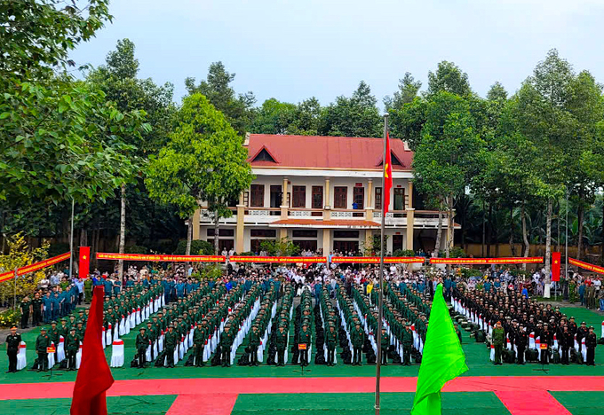 Không khí trang nghiêm của buổi lễ giao nhận các tân binh sáng nay tại Tiền Giang. Ảnh: Minh Đảm.