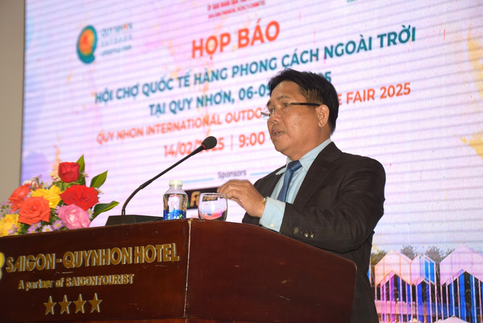 ông Lê Minh Thiện, Chủ tịch Hiệp hội Gỗ và Lâm sản Bình Định kiêm Trưởng Ban tổ chức Hội chợ Q-FAIR 2025, phát biểu tại buổi họp báo. Ảnh: V.Đ.T.