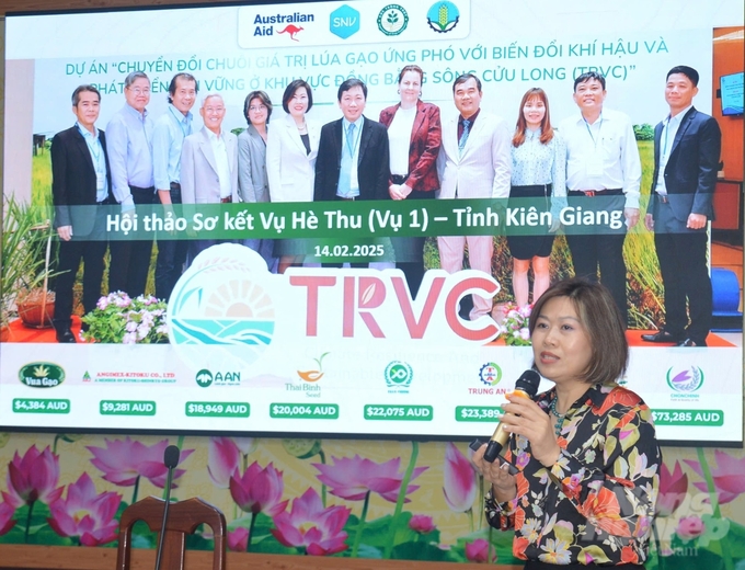 Tran Thu Ha, Director of the TRVC Project - SNV, highly appreciated the participation of enterprises building the rice value chain in the project. Photo: Trung Chanh.