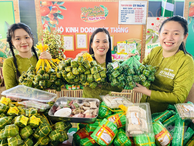 Các địa phương trong tỉnh Đồng Tháp nêu cao tinh thần xây dựng nông thôn mới là hành trình không có điểm dừng. Ảnh: Lê Hoàng Vũ.