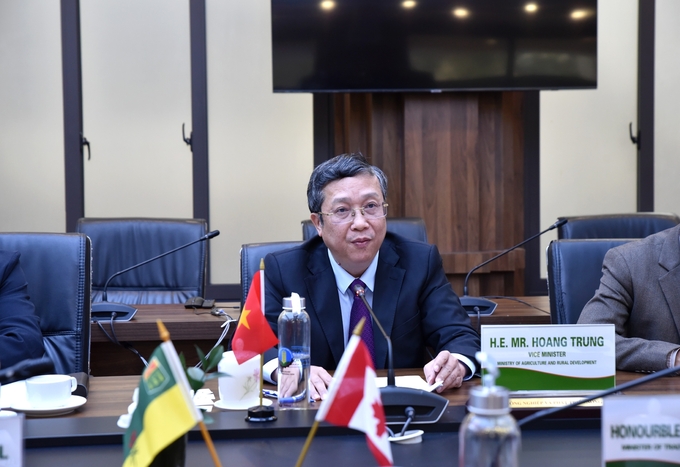 Deputy Minister Hoang Trung: Agriculture, like in Saskatchewan, is a key foundation of Vietnam’s economy. Photo: Kieu Chi. 