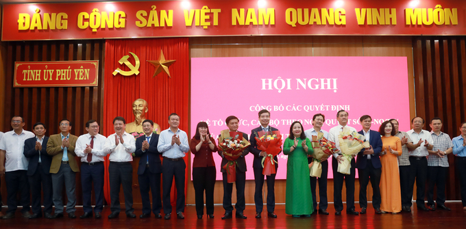 Hàng loạt cán bộ ở tỉnh Phú Yên được điều động, bổ nhiệm chức vụ mới. Ảnh: XT.