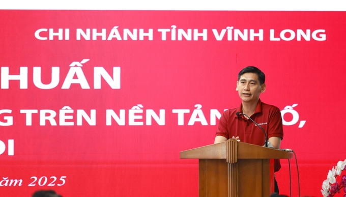 Ông Phan Văn Bá - Phó Trưởng Văn phòng đại diện Agribank khu vực Tây Nam Bộ nhấn mạnh tầm quan trọng của công tác truyền thông đối với Agribank. Ảnh: KA.