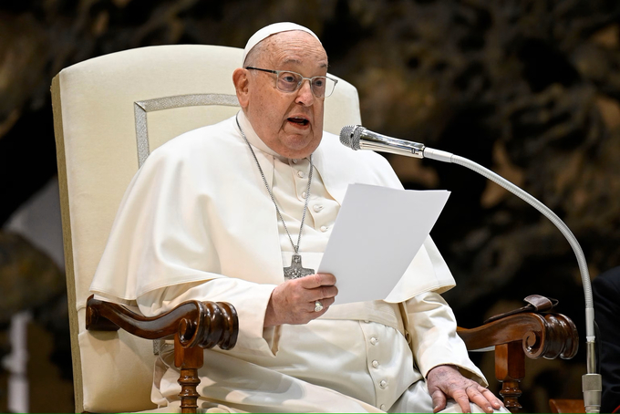 Giáo hoàng Francis phát biểu tại hội trường Paul VI, Vatican, hôm 12/2. Ảnh: Getty.