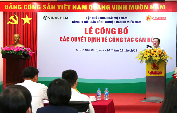 Ông Phùng Quang Hiệp, Chủ tịch Hội đồng thành viên Tập đoàn Hóa chất Việt Nam phát biểu chỉ đạo tại buổi lễ. 