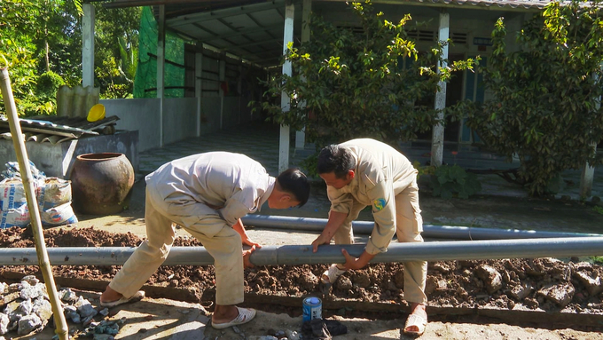 Dự án công trình trữ nước và hệ thống cung cấp nước sinh hoạt tại các vùng có nguồn nước bị ô nhiễm, vùng khan hiếm nước, vùng bị ảnh hưởng xâm nhập mặn trên đã giải quyết cơ bản nhu cầu nước sạch cho 100.000 hộ dân ĐBSCL. Ảnh: Kim Anh.