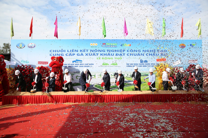 Delegates participated in the official groundbreaking ceremony.