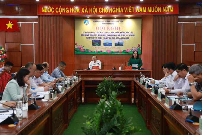 Mr. Phung Duc Tien, Deputy Minister of the Ministry of Agriculture and Rural Development, chaired the conference. Photo: KS.