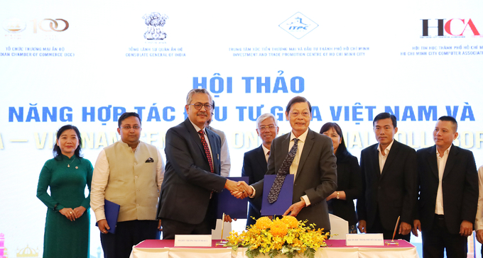 The signing of a cooperation agreement between the Indian Chamber of Commerce (ICC) and the Ho Chi Minh City Business Association (HUBA). Photo: Phu Quoc.