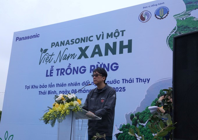 Mr. Taka Fujino, representative of Panasonic companies in Vietnam, shared. Photo: Thu Thuy.