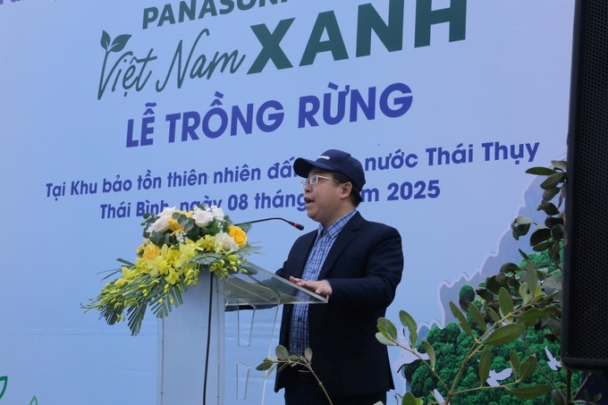 Mr. Nguyen Anh Tuan, Director of the Thai Binh Forest Protection Sub-Department, spoke. Photo: Thu Thuy.