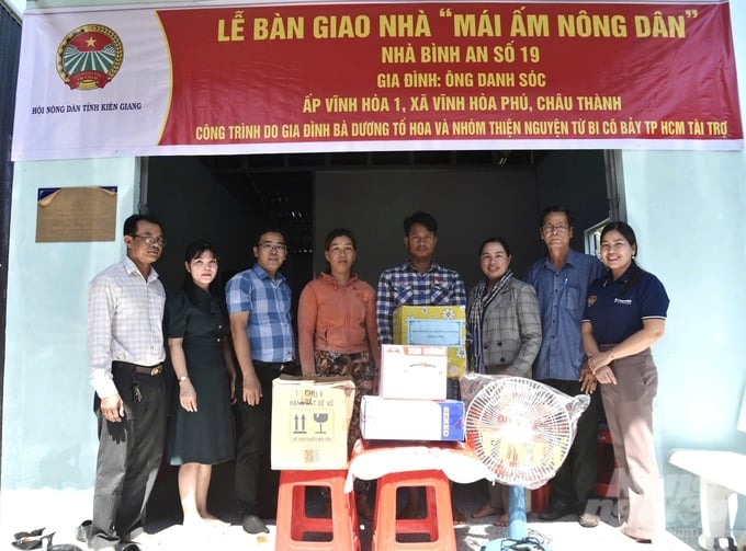 Hội Nông dân tỉnh Kiên Giang vận động nguồn thiện nguyện hỗ trợ cất mới nhà cho người dân huyện Châu Thành, góp phần xóa nhà tạm, nhà dột nát. Ảnh: Trung Chánh.