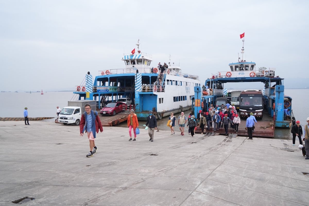 Phà Đồng Bài - Cái Viềng - Ảnh: Trâm Bầu.