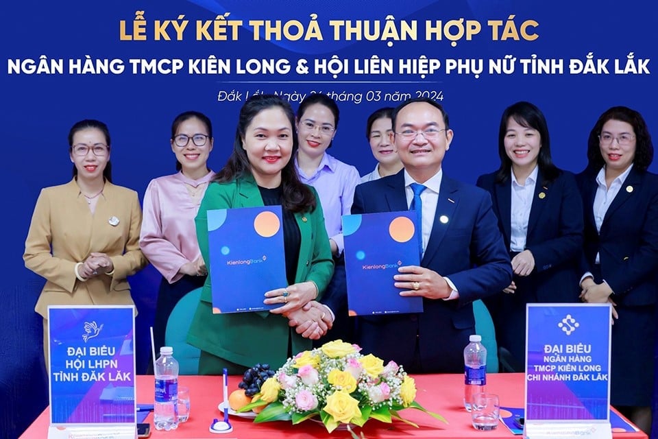  KienlongBank ký kết hợp tác cùng Hội liên hiệp Phụ nữ tỉnh Đắk Lắk. Ảnh: Minh Hiền.