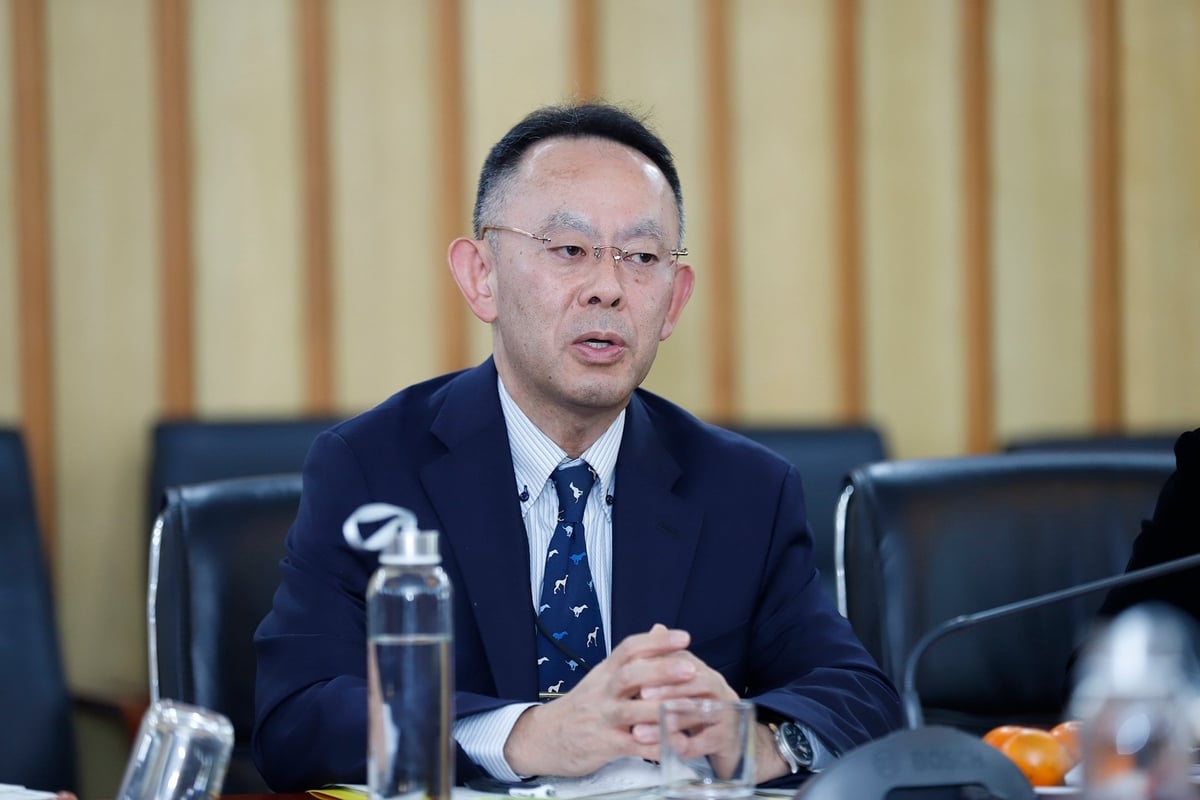 Mr. HAGIWARA Hideki, Deputy Director of the Department of Environment, Export and International Relations, Ministry of Agriculture, Forestry and Fisheries of Japan, speaking at the meeting. Photo: Khuong Trung.