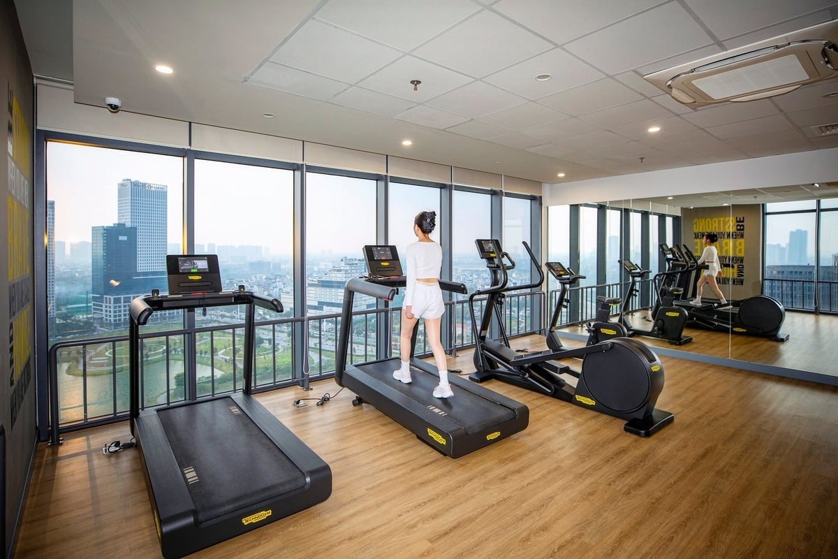 Phòng gym hiện đại nằm tại tầng 23 với tầm view panorama – đặc quyền dành riêng cho cư dân. Ảnh: MIK Group.