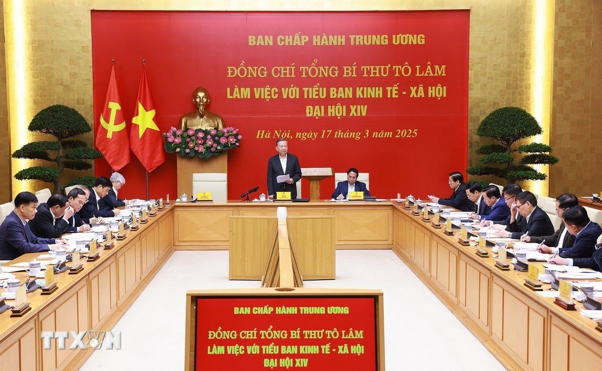 Tổng Bí thư Tô Lâm làm việc với Tiểu ban Kinh tế - Xã hội Đại hội XIV của Đảng. Ảnh: TTXVN.