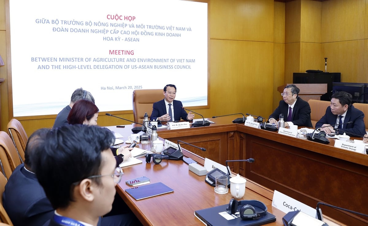 Minister Do Duc Duy speaks at the working session with the USABC delegation. Photo: Khuong Trung.