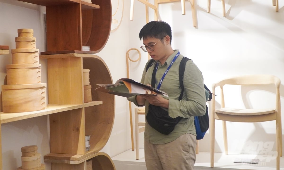 Since the beginning of 2025, two international wood industry exhibitions held in Ho Chi Minh City, HawaExpo and Vifa Expo, have attracted a large number of international buyers to connect and trade. Photo: Nguyen Thuy.