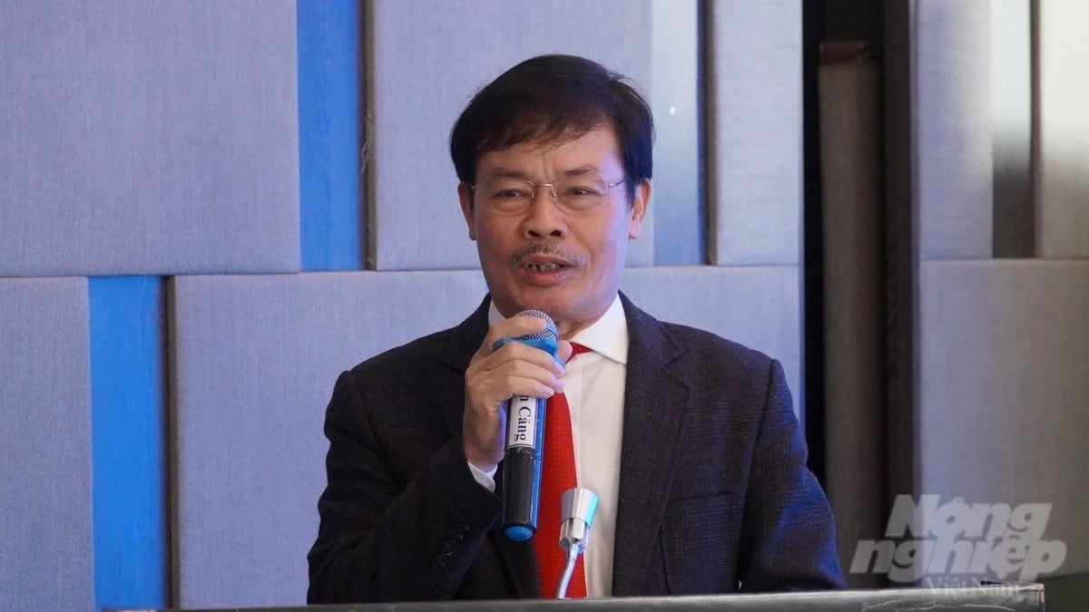 Dr. Nguyen Xuan Duong, Chairman of the Vietnam Animal Husbandry Association, spoke at the forum. Photo: Tran Phi.