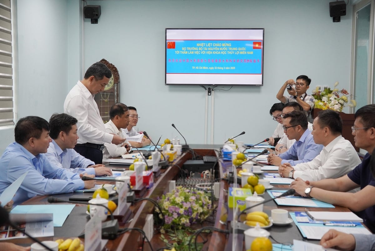 The working session between the Southern Institute of Water Resources Science and Technology and the delegation from Ministry of Water Resources the People's Republic of China. Photo: Nguyen Thuy.