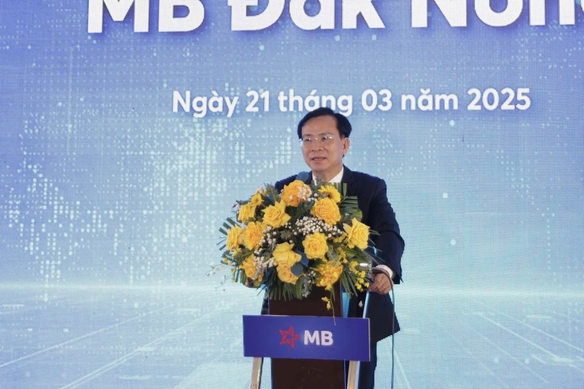 Ông Hồ Văn Mười, Chủ tịch UBND tỉnh Đắk Nông phát biểu chúc mừng. Ảnh: MB.