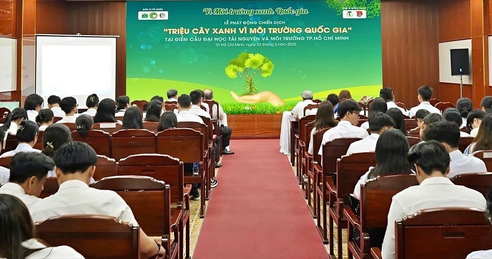 The campaign launching ceremony occurred on the morning of March 23 at Ho Chi Minh City University of Natural Resources and Environment. Photo: Organizing committee.