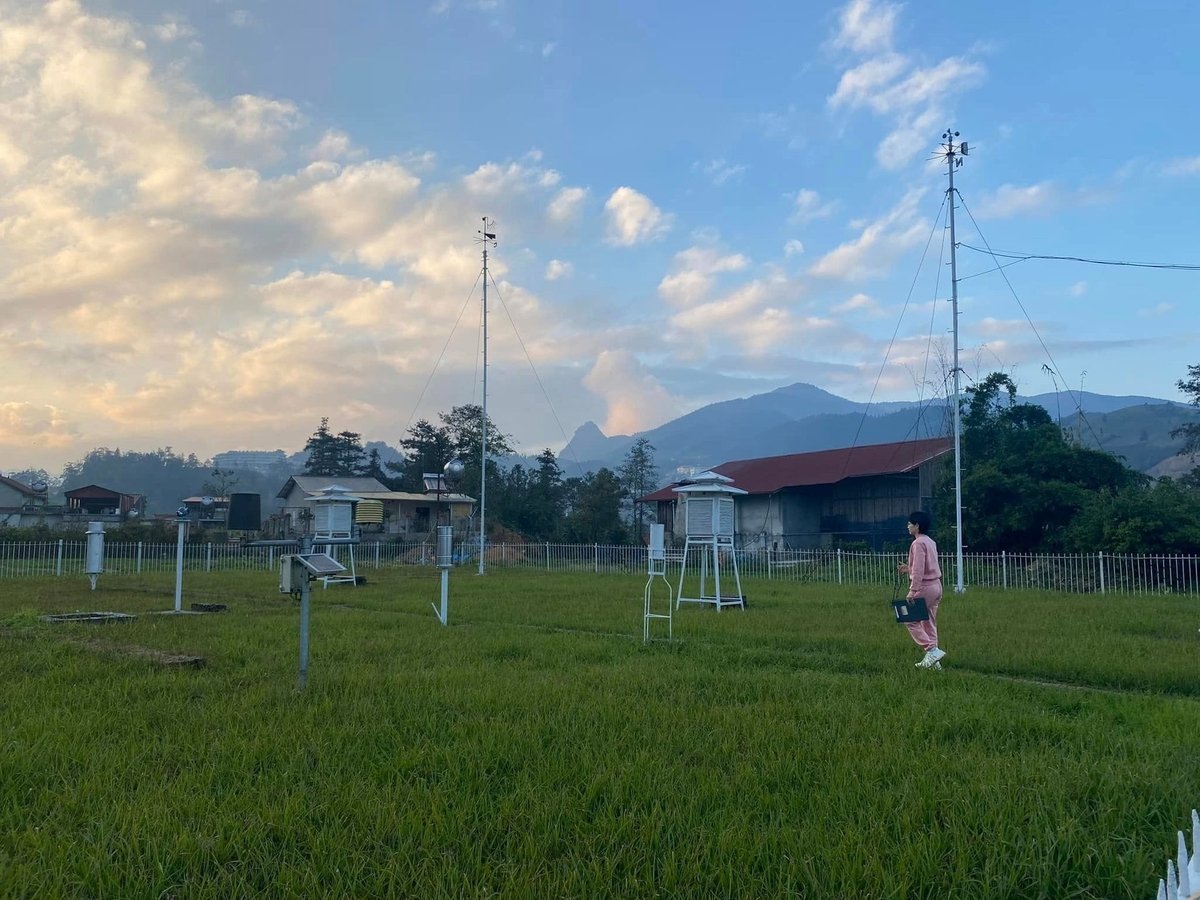 Large volumes of hydrometeorological data, continuously updated from daily monitoring stations, are favorable for AI application. Photo: Hoai Linh.