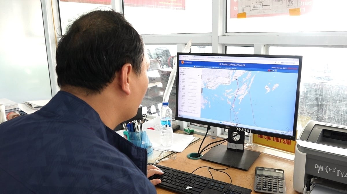 The fishing vessel monitoring system helps detect disconnected vessels. Photo: Nguyen Thanh.