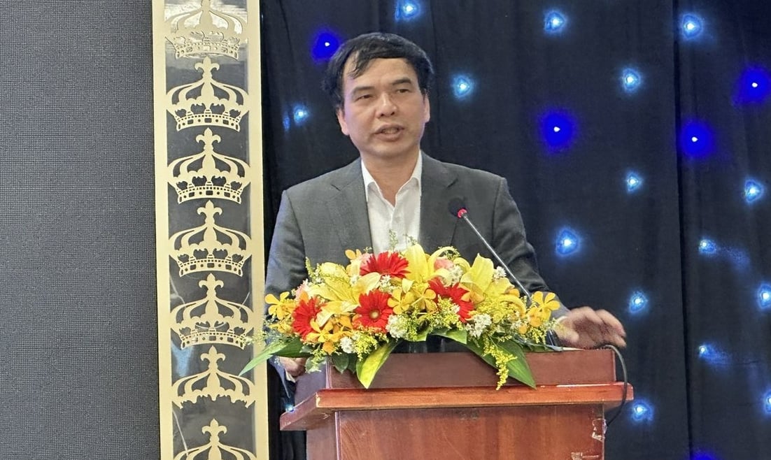 Ông Mai Thế Toản - Phó Cục trưởng Cục Địa chất và Khoáng sản Việt Nam giới thiệu, phổ biến các quy định của Luật Địa chất và Khoáng sản. Ảnh: Thục Vy. Ông Mai Thế Toản - Phó Cục trưởng Cục Địa chất và Khoáng sản Việt Nam giới thiệu, phổ biến các quy định của Luật Địa chất và Khoáng sản. Ảnh: Thục Vy.