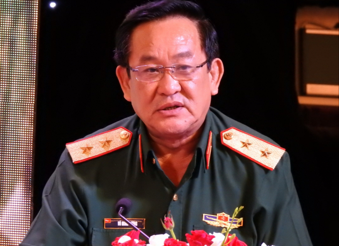 Trung tướng Võ Minh Lương - Tư lệnh Quận khu 7 phát biểu tại Hội nghị. Ảnh: BN.