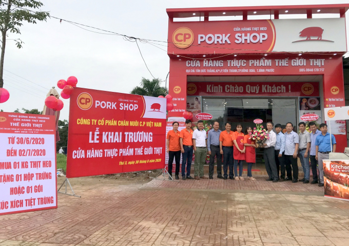 Lễ khai trương cửa hàng các sản phẩm thịt lợn sạch CP Foods House đầu tiên tại Bình Phước. Ảnh: Trần Trung.