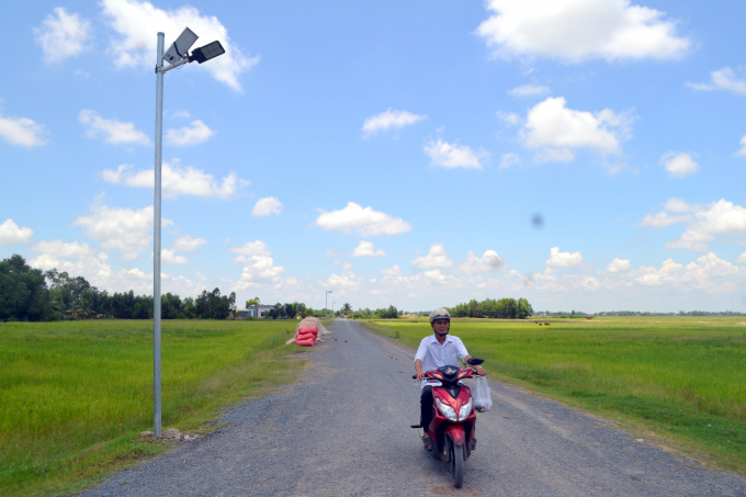 Những con đường ý đảng lòng dân đổi thay bộ mặt NTM tại xã Phước Chỉ. Ảnh: Trần Trung