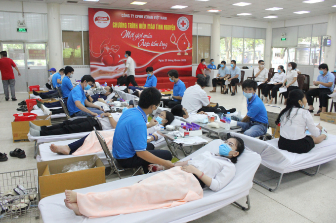 Toàn cảnh buổi hiến máu tình nguyện 'Một giọt máu – Triệu tấm lòng'.
