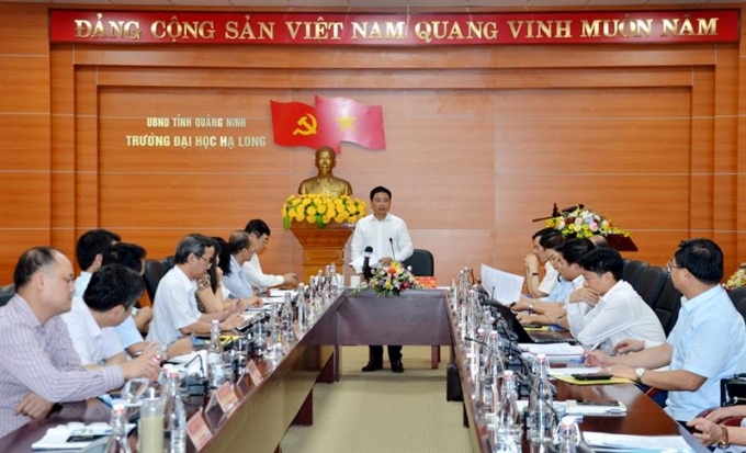 Ông Nguyễn Văn Thắng tại buổi làm việc với cán bộ, giảng viên Trường Đại học Hạ Long vào chiều 19/5. Ảnh Hoàng Nga