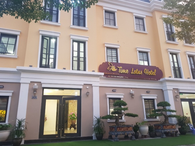 Xử phạt cơ sở lưu trú Time Lotus Hotel về hành vi kinh doanh dịch vụ lưu trú khi chưa được cấp phép đủ điều kiện về ANTT. Ảnh Công an QN