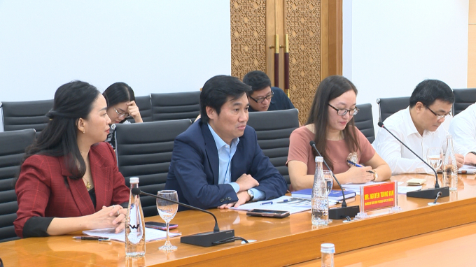 Ông Nguyễn Tường Văn, Chủ tịch UBND tỉnh Quảng Ninh phát biểu tại buổi làm việc. Ảnh: Báo QN